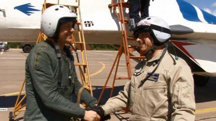 passenger-and-pilot-after-MiG-29-flight-in-Sokol-Russia.jpg