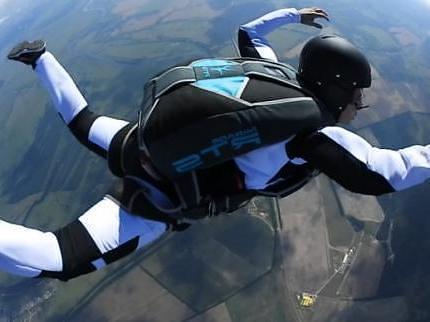 full-release-during-AFF-Level-3-skydive-.jpg