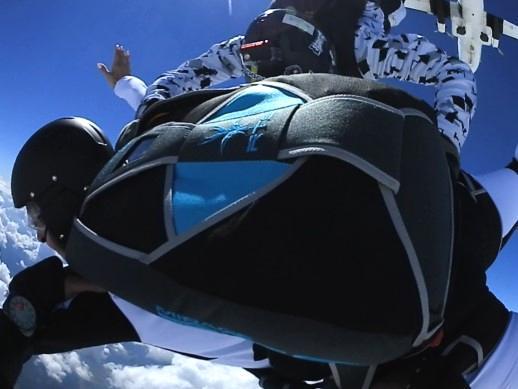 USPA-AFF-instructors-handling-student-in-free-fall.jpg